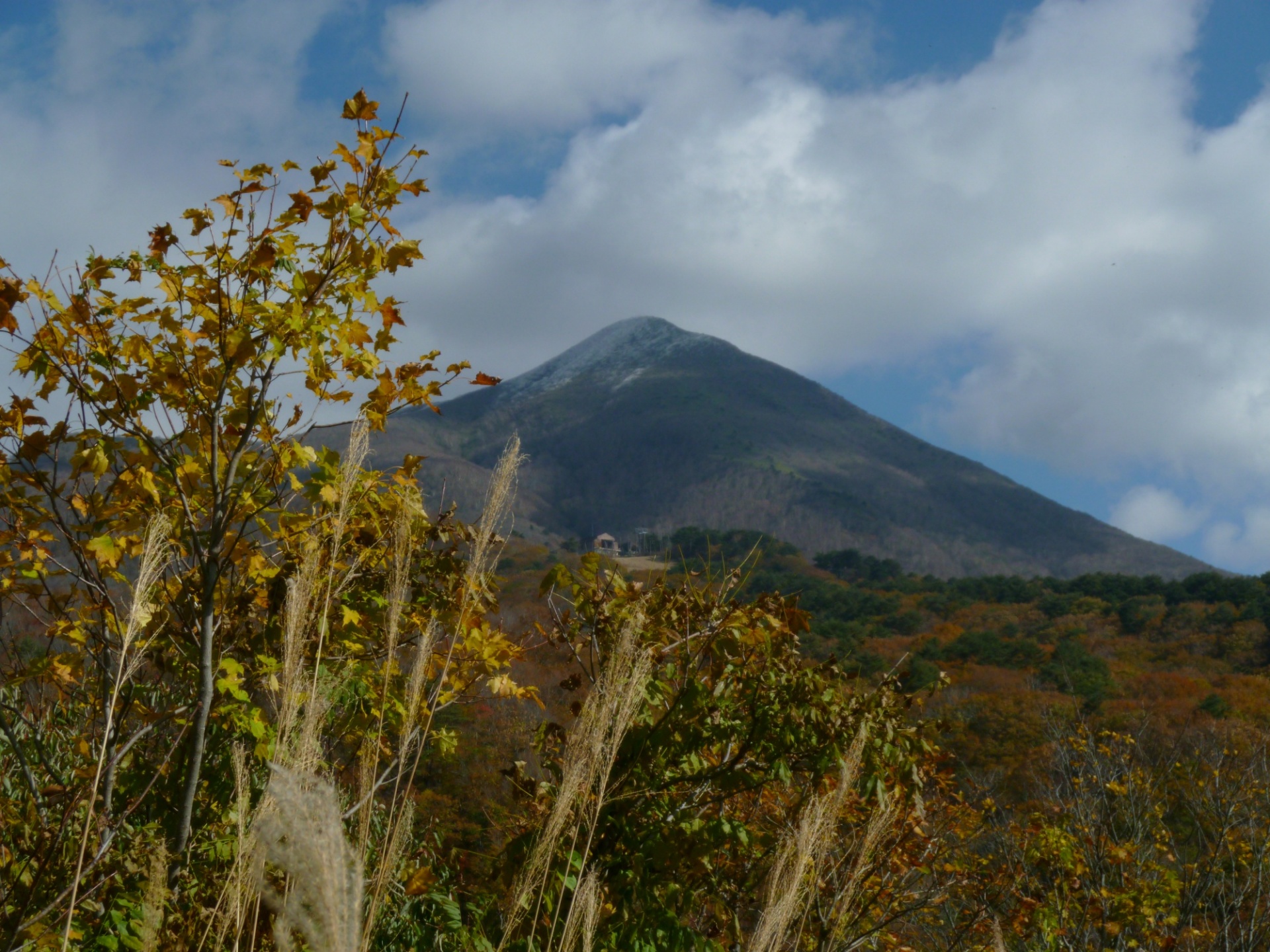 秋の磐梯山