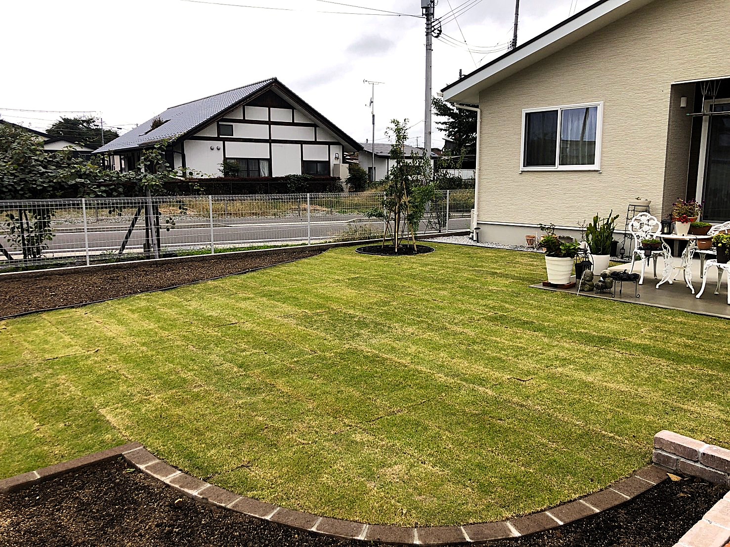 広いお庭一面の芝生・福島県矢吹町