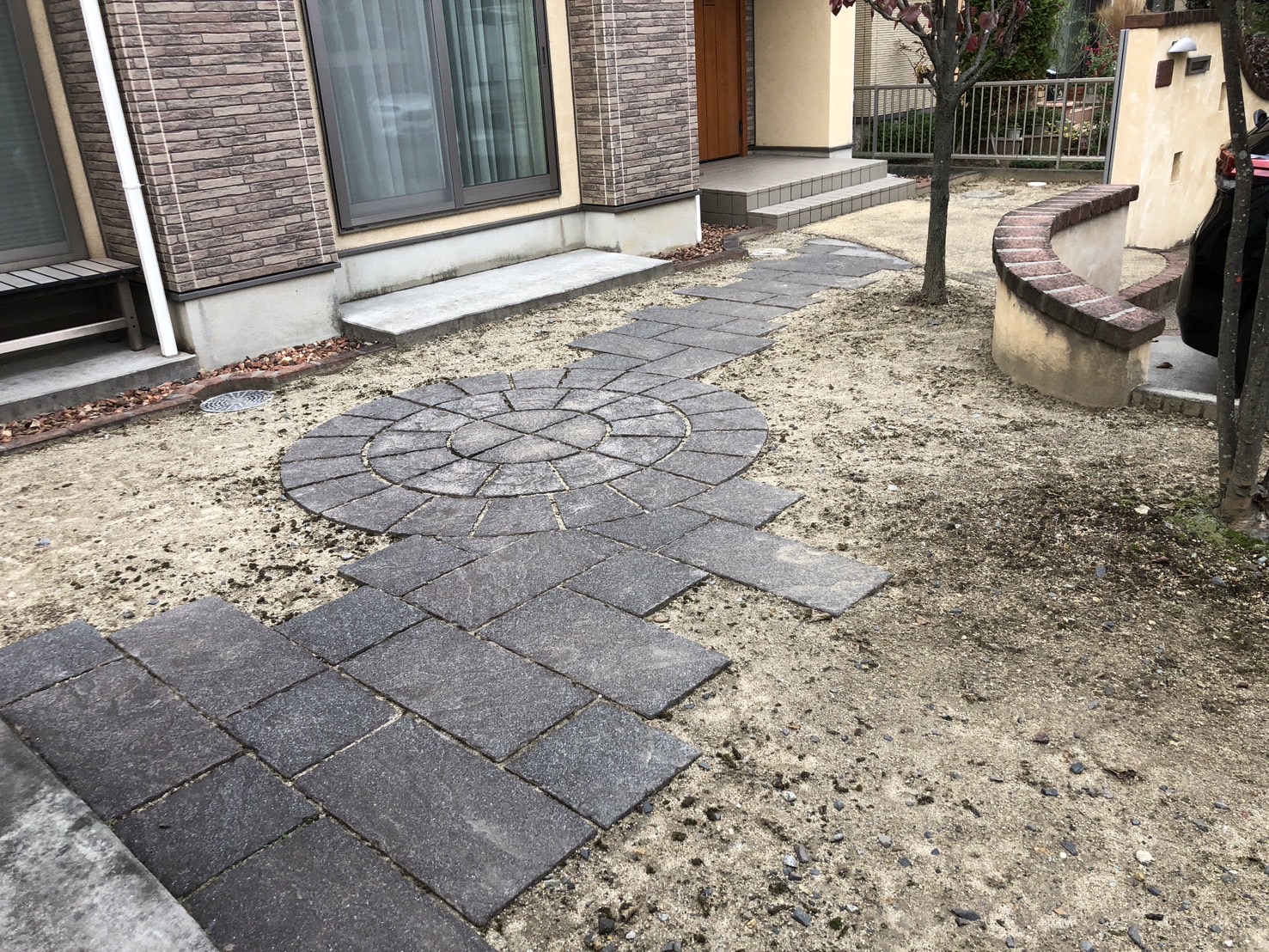 お庭の敷石