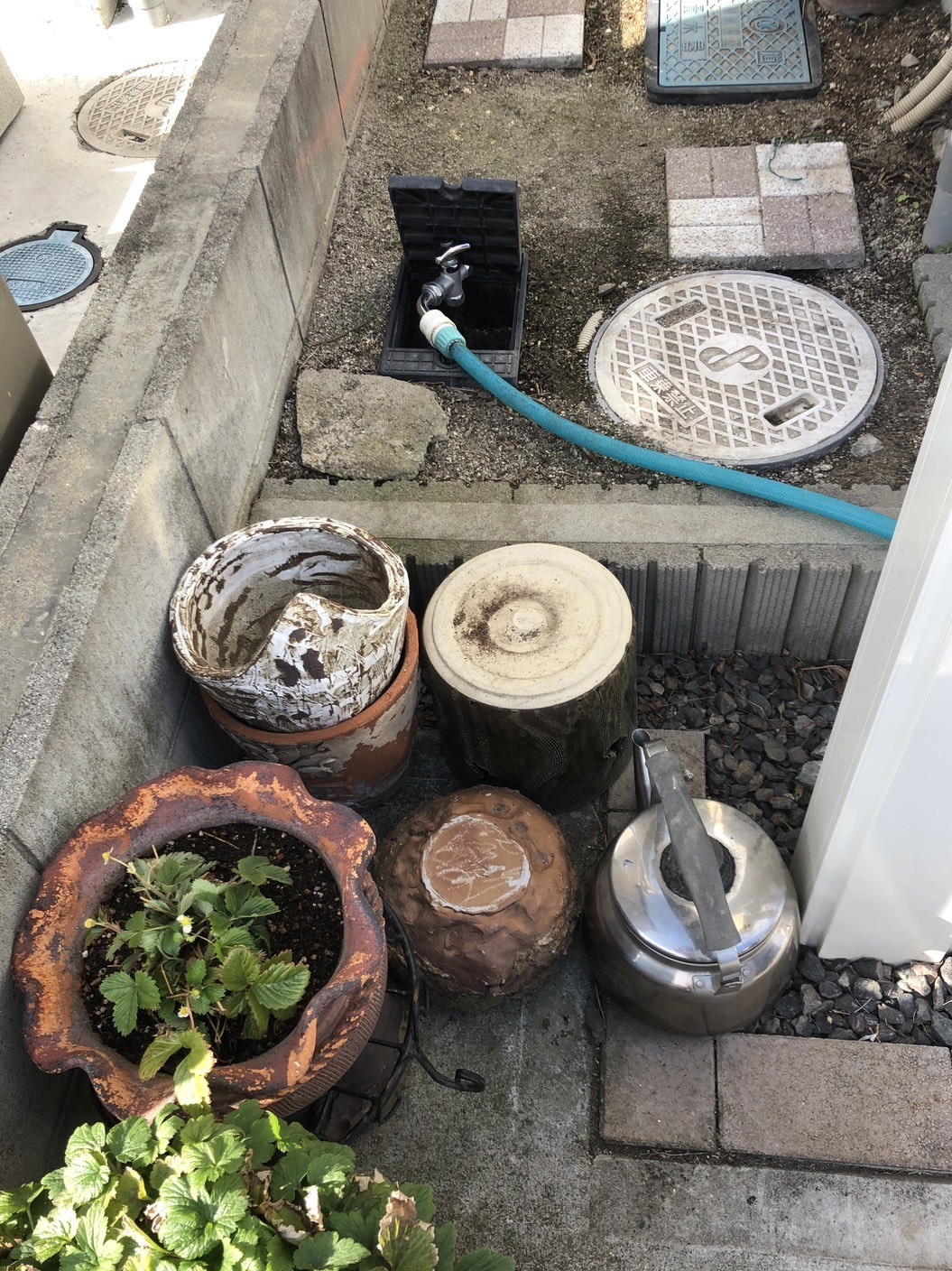 散水栓は邪魔にならないが不便です