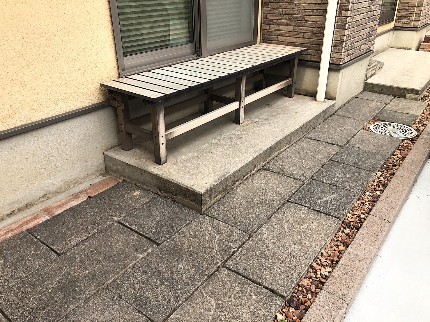 既存の平板敷き詰めました