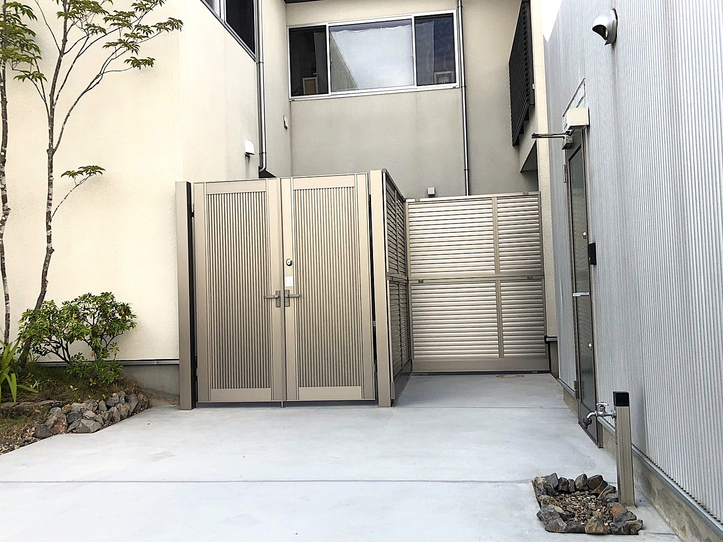 門扉とフェンス