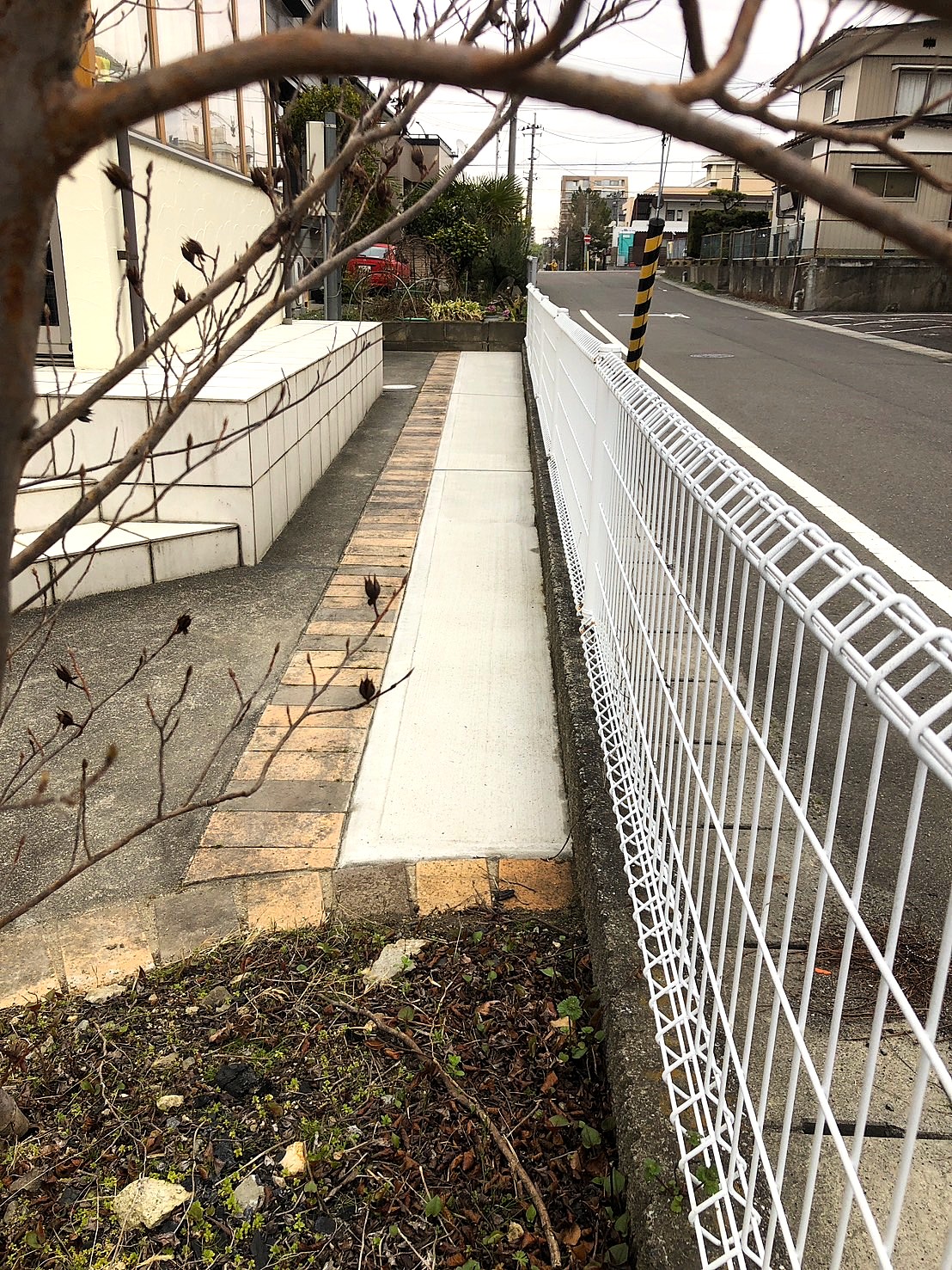 花壇を通路に